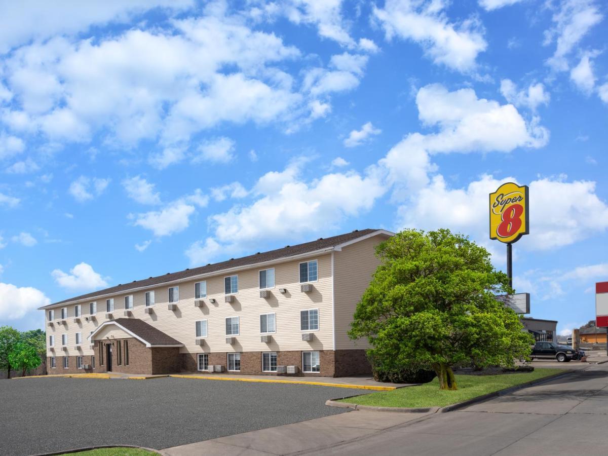 Hotel Super 8 By Wyndham Clinton Zewnętrze zdjęcie