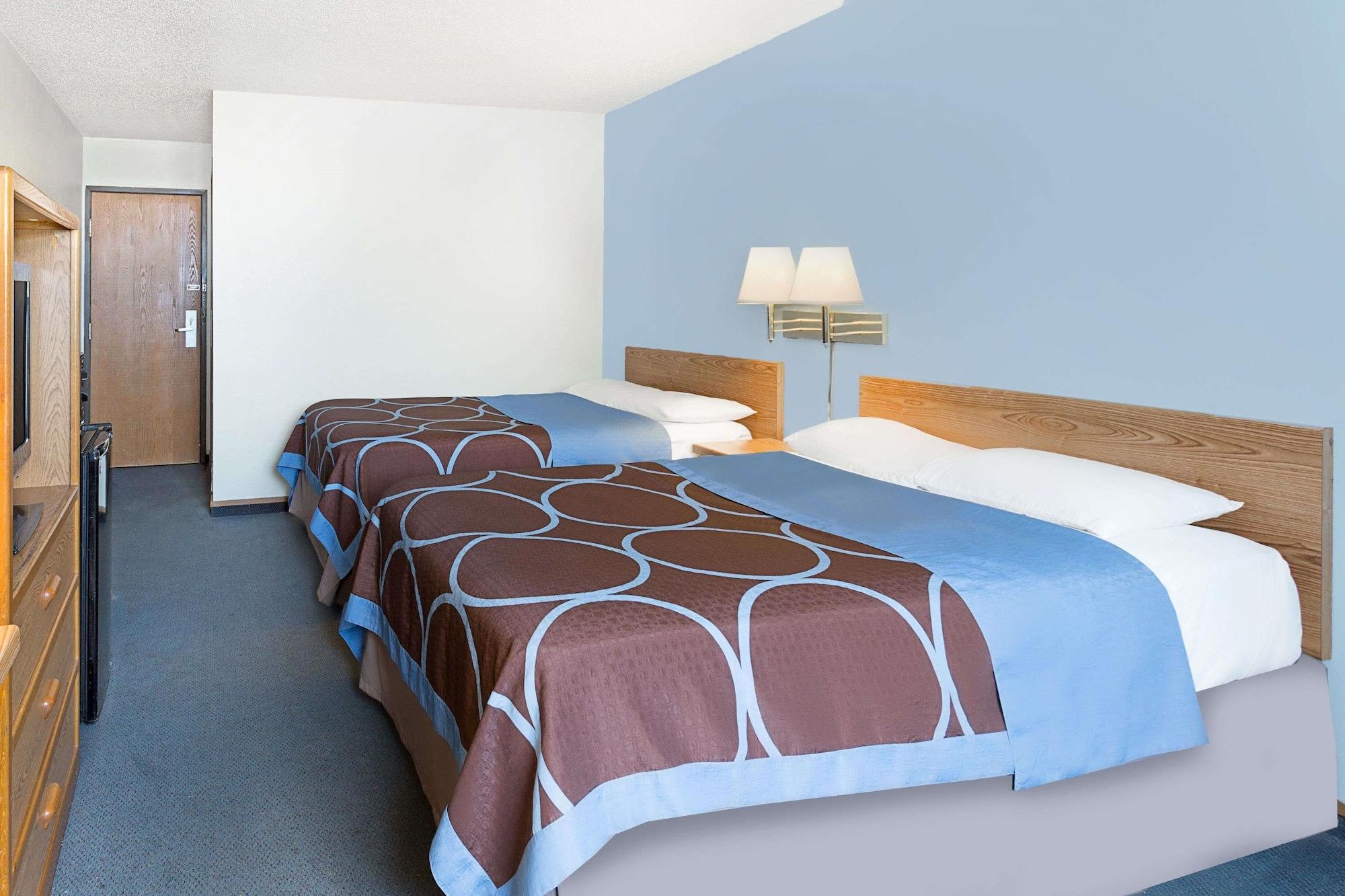 Hotel Super 8 By Wyndham Clinton Zewnętrze zdjęcie