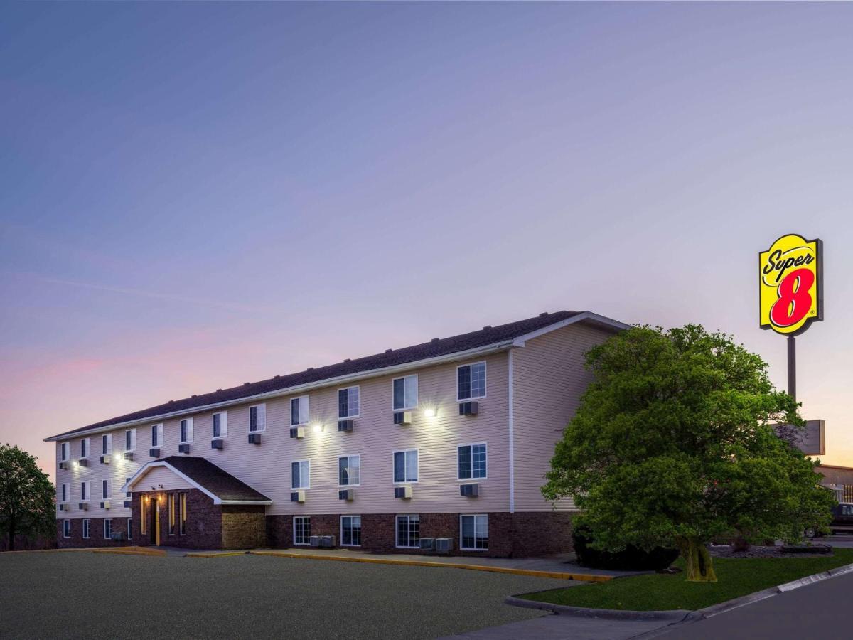 Hotel Super 8 By Wyndham Clinton Zewnętrze zdjęcie
