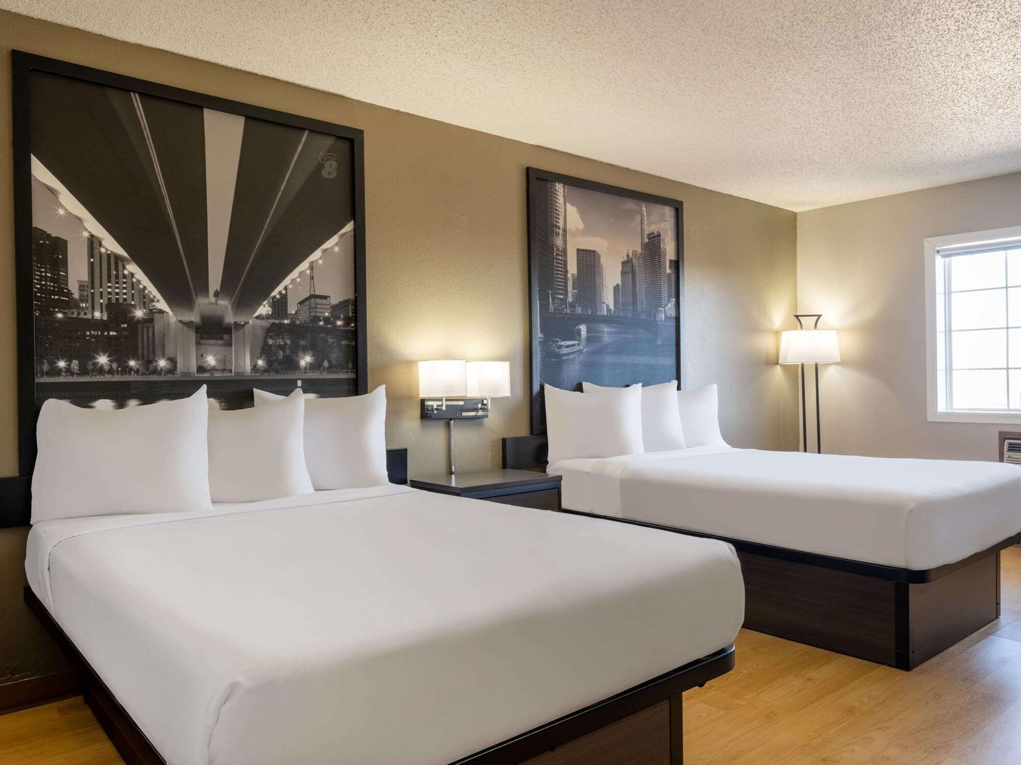 Hotel Super 8 By Wyndham Clinton Zewnętrze zdjęcie