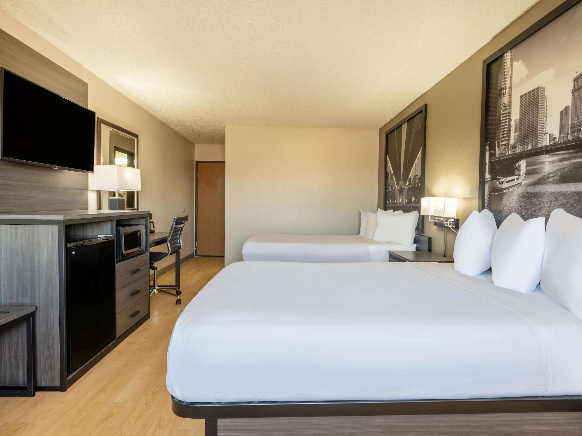 Hotel Super 8 By Wyndham Clinton Zewnętrze zdjęcie